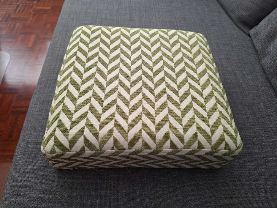 Almofada 30*30 cms para banco