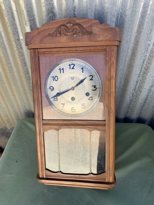 1- Relogio - Reguladora / Funciona / Bom Estado