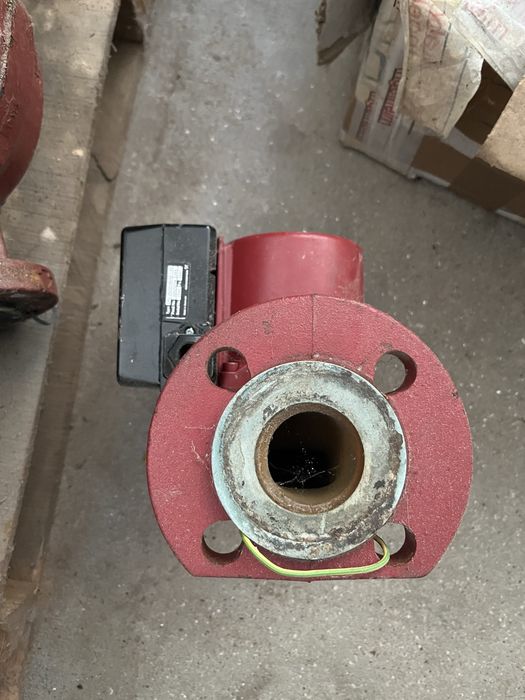 Lote 6 Bombas Circuladoras Grundfos (UPE 40-80 + Modelos UPS/UMC)