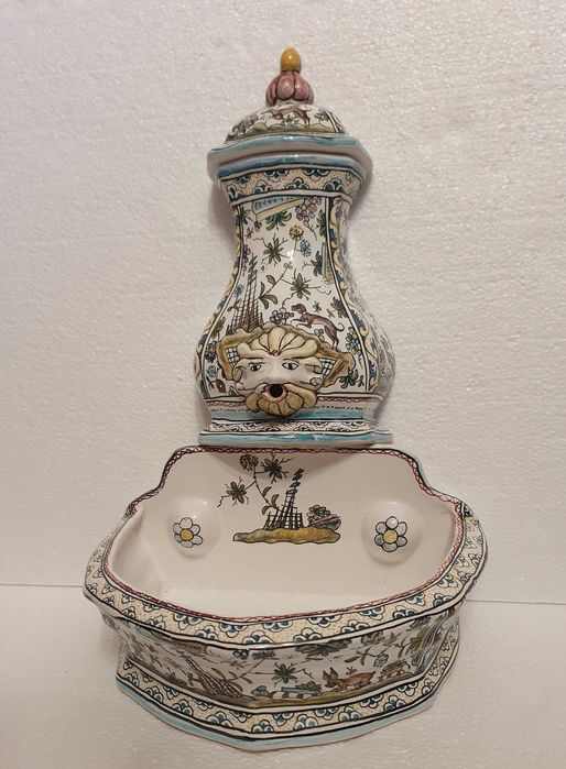 Fonte de Parede em Cerâmica ARLER, Coimbra, Século XVII, pintada à mão