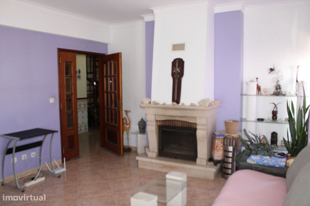 Apartamento T2 Duplex com Varanda em Alcochete