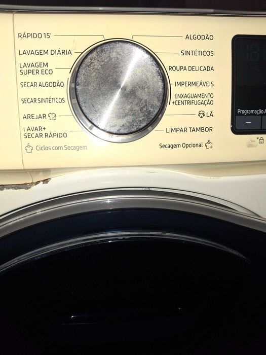 Maquina lavar e secar roupa
