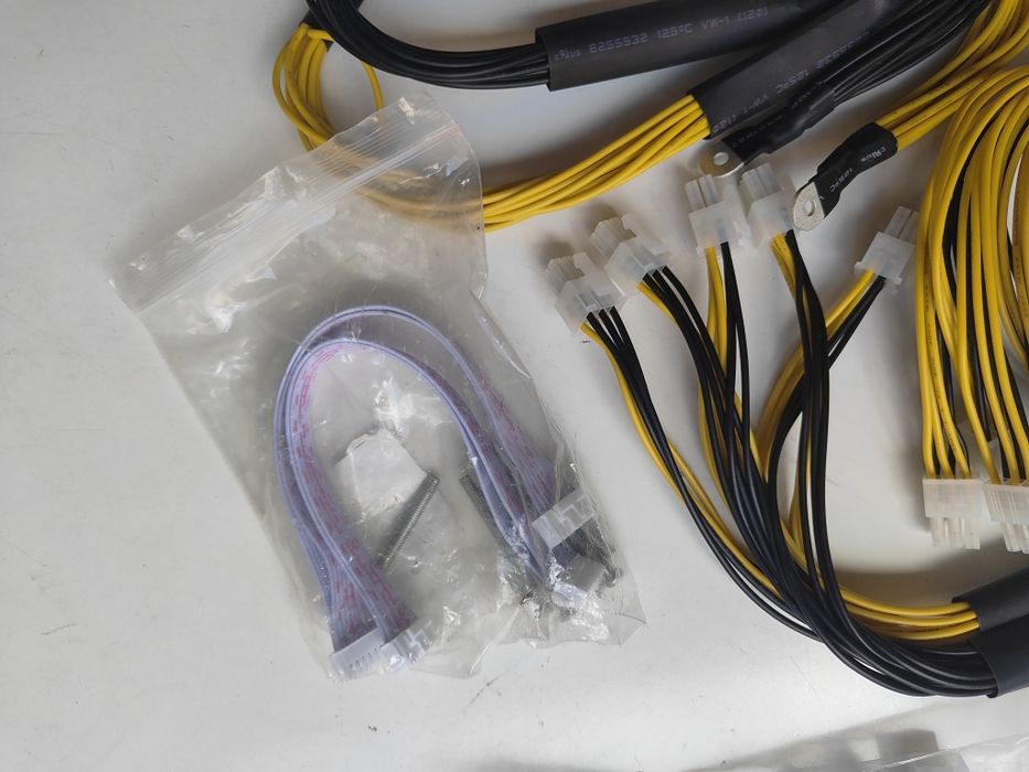 Fontes Antminer e peças para Manutenção Antminer