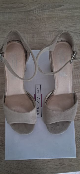 Buty r.38 skóra naturalna beżowe. Raz założone.