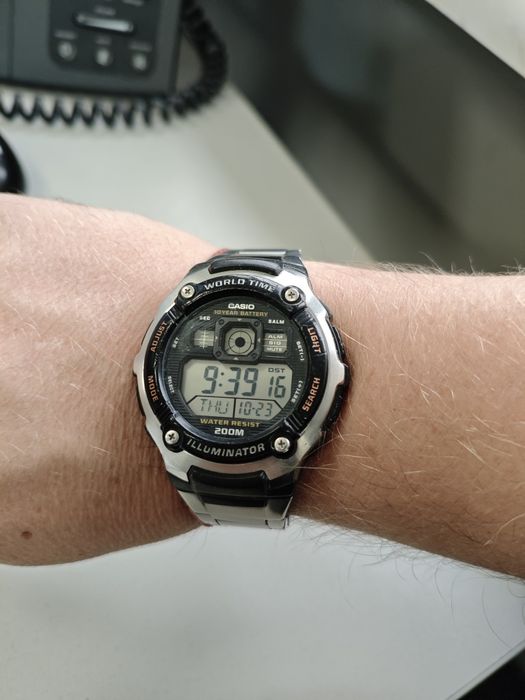 Наручний годинник CASIO AE-2000W