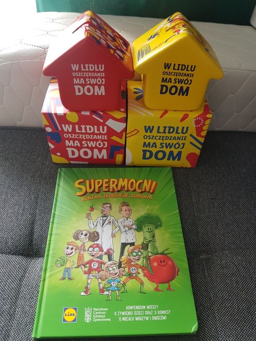 Witam Posiadam na sprzedaż 2 Nowe skarbonki z Lidla
