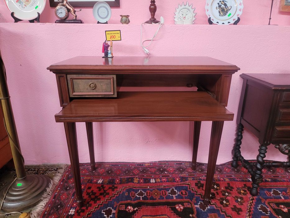 Mesa de apoio com prateleira deslizante - Bom estado g