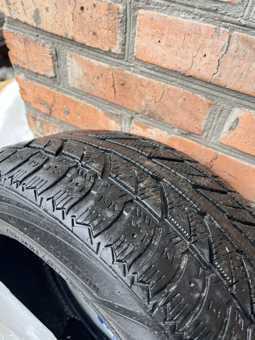 Зимова резина Cooper 235/50 18