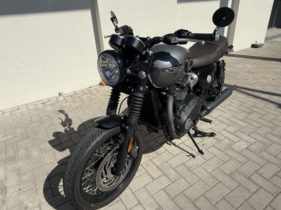 Triumph Bonneville T120 Black