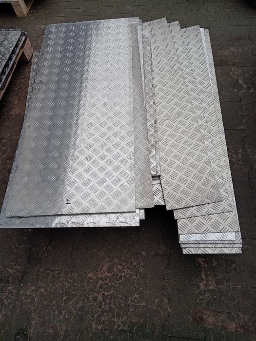 Blacha aluminiowa ryflowana końcówki - CynkoMet Czarna Białostocka