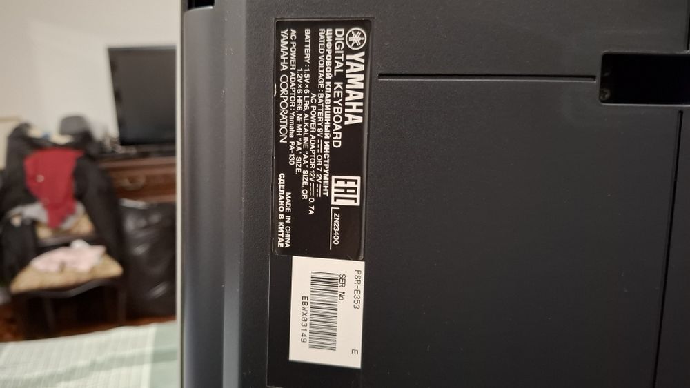 Teclado Yamaha PSR-E353