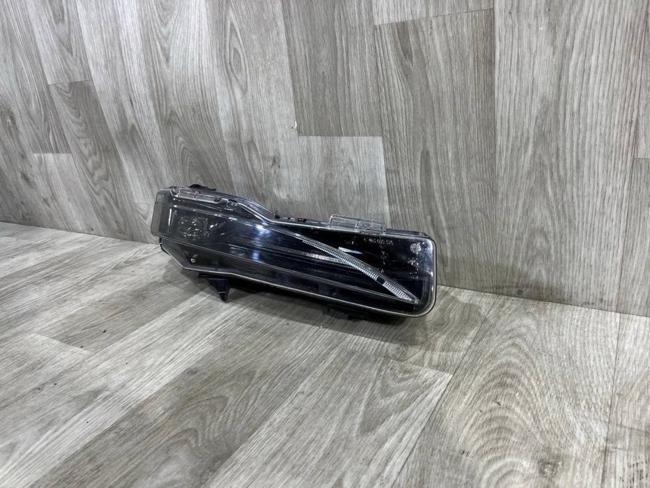 Противотуманка правая Tesla Model S Plaid (2021 - 2024 г.) P164924800C