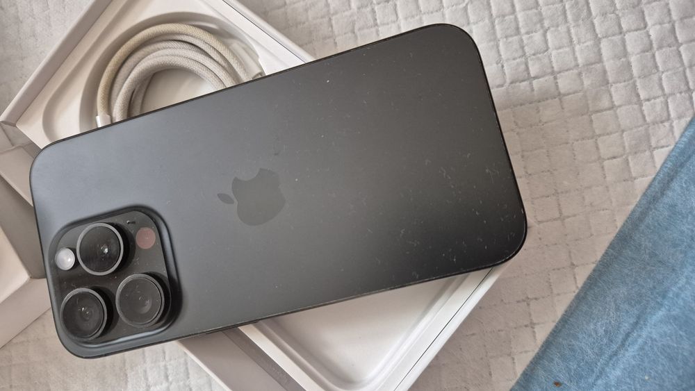 Idealny Iphone 15 pro 128gb , bez rat, nie naprawiany, 100% pewny