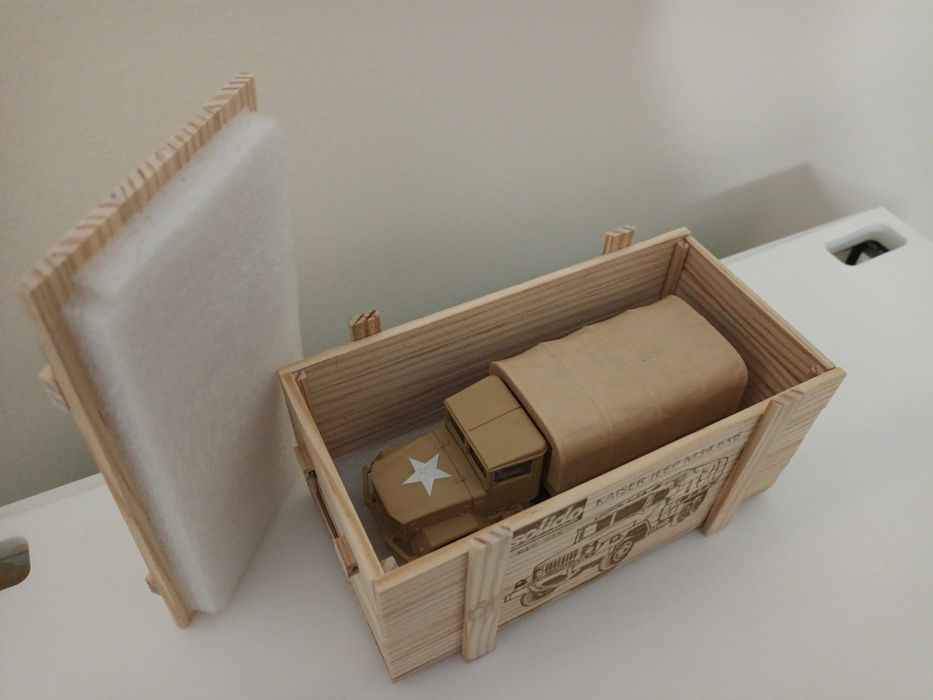 Miniatura Solido Camião Militar Kaiser Jeep M34 6x6