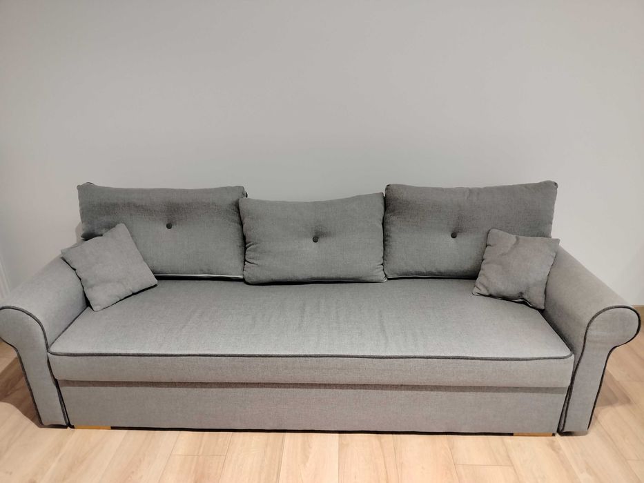 Sofa z funkcją spania i pojemnikiem