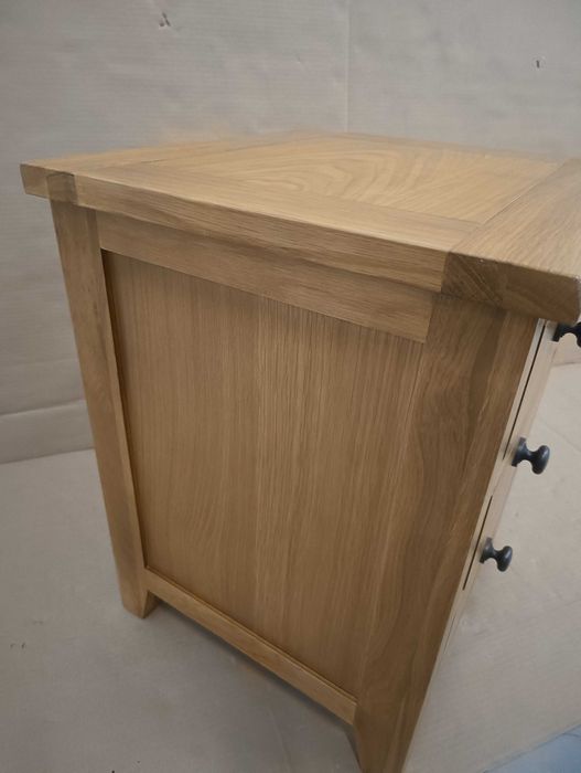 Szafka nocna Julian Bowen Marlborough z 3 szufladami NOWA drewno