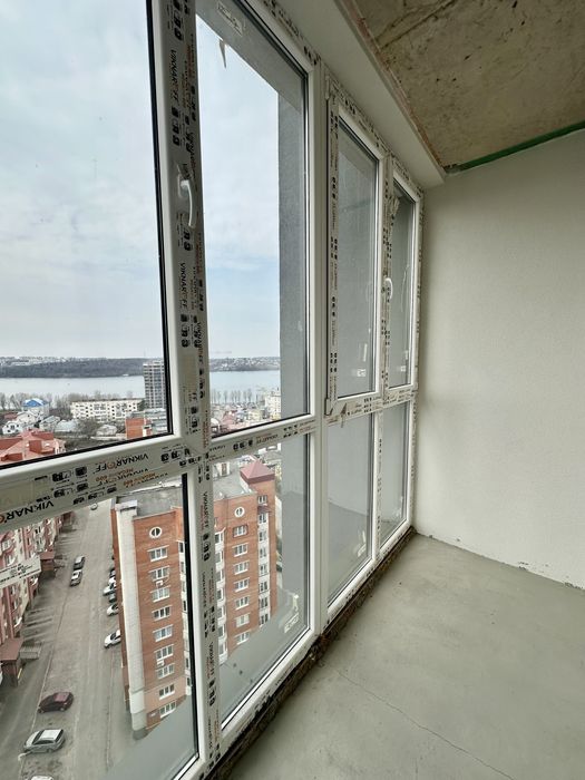 Продаж 2км квартири з виглядом на озеро, вул. Нечая