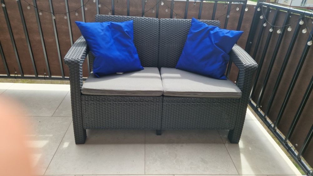 Czarna sofa rattanowa na balkon / taras / ogród - stan idealny