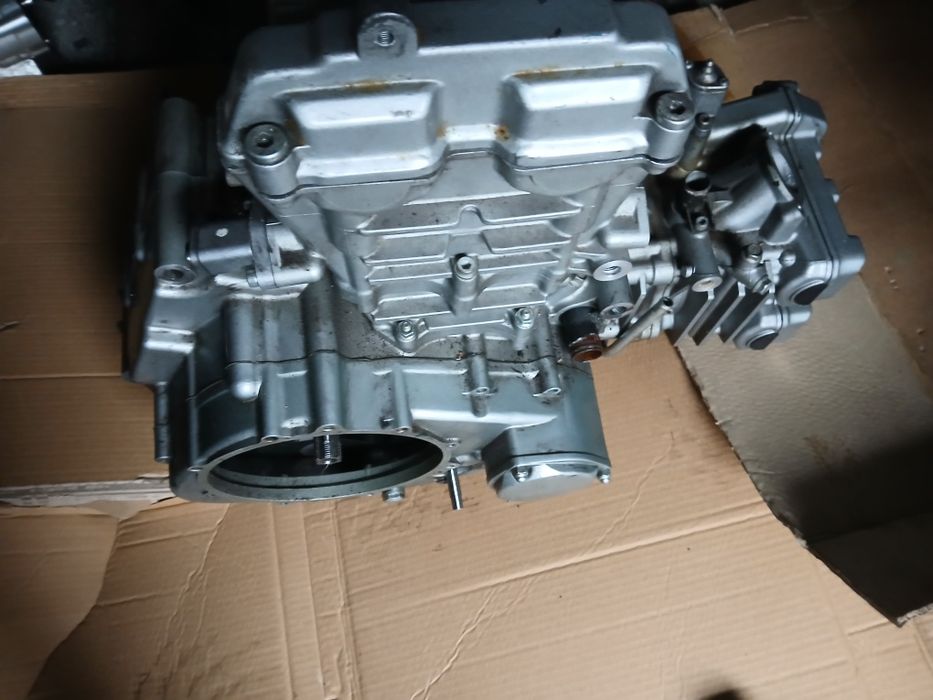 Silnik Hyosung GT 650 Części Głowica Cylinder Napinacz
