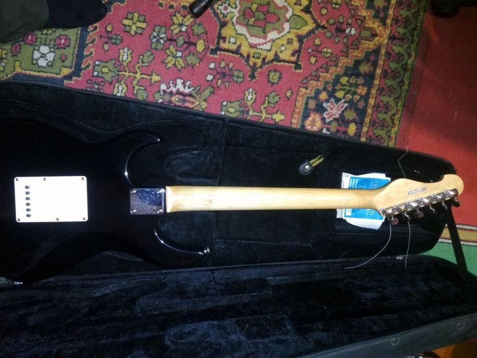 Продам электрогитару Yamaha EG-112 + кейс Warwick RockCase
