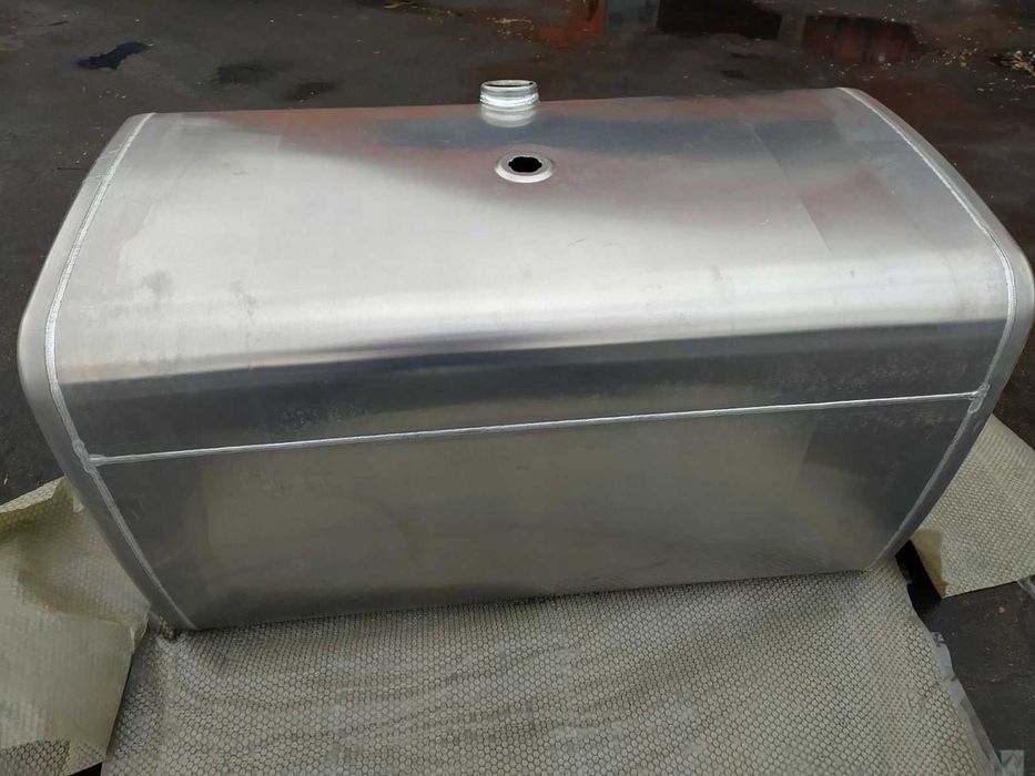 Бак паливний Mercedes Benz 785л 760х800х1400 без кріплень в наявності