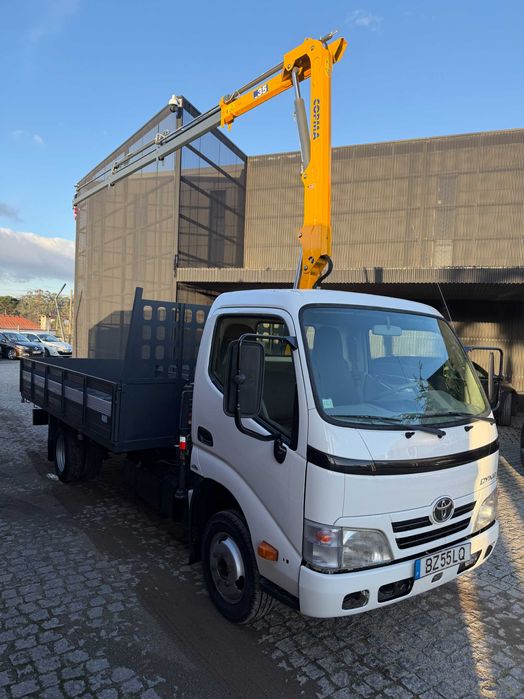 Carrinha toyota dyna com grua nova