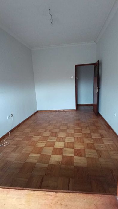 Apartamento T4 para Arrendar em Rio Tinto – Excelente Localização e Luminosidade