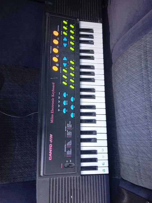 Дитячі іграшковий синтезатор багатофункціональний.