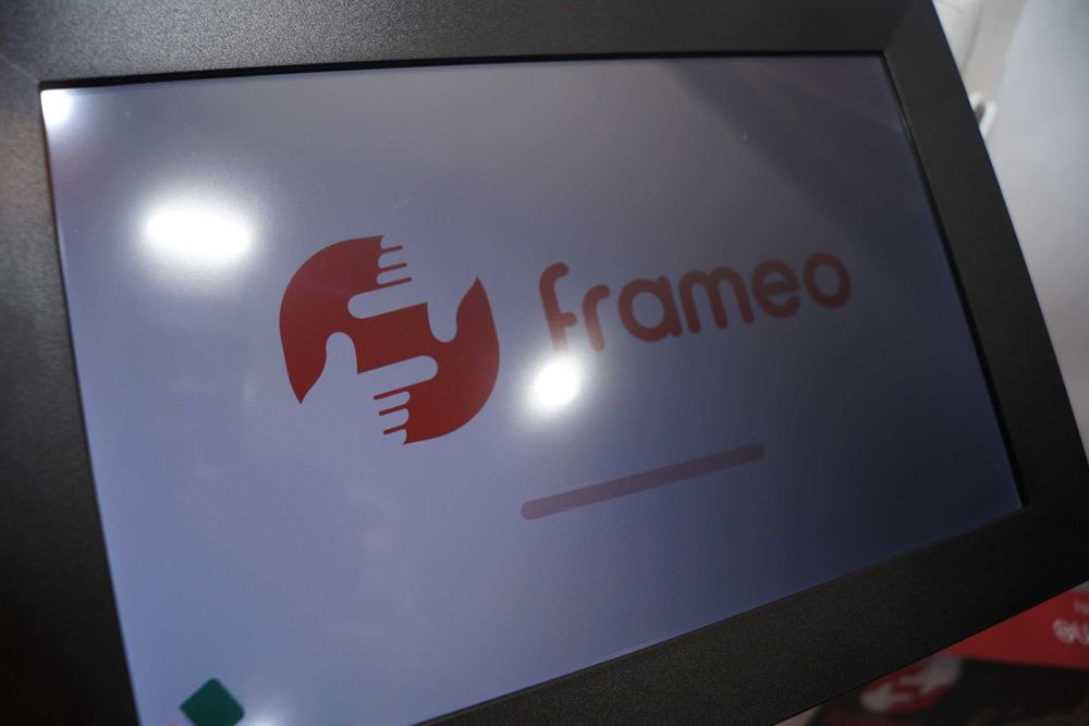 Frameo Multimedialna ramka cyfrowa WiFi 10.1" czarna