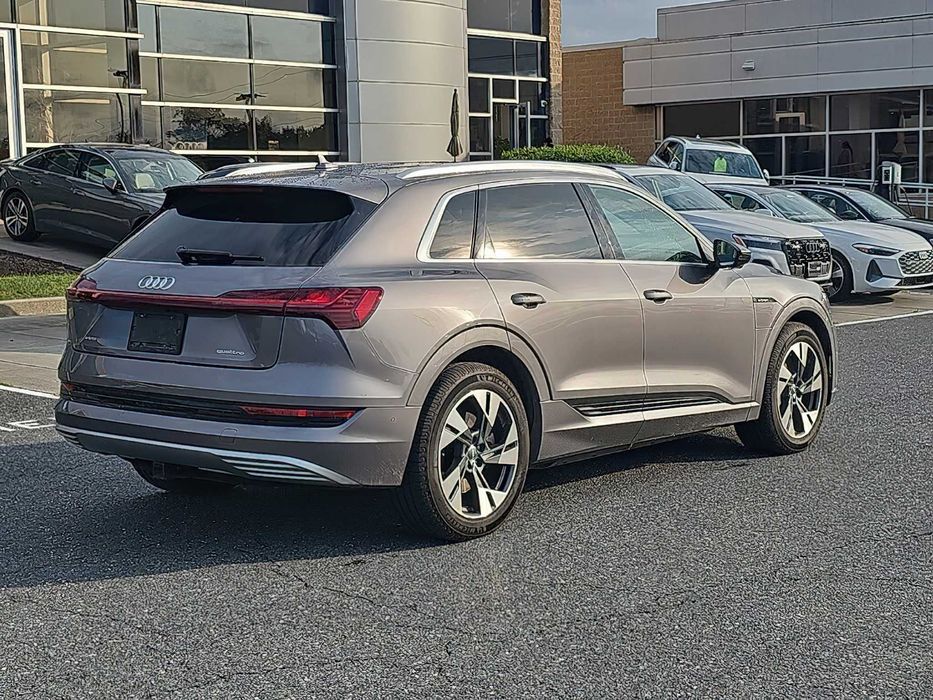 Audi e-tron quattro Prestige      2021