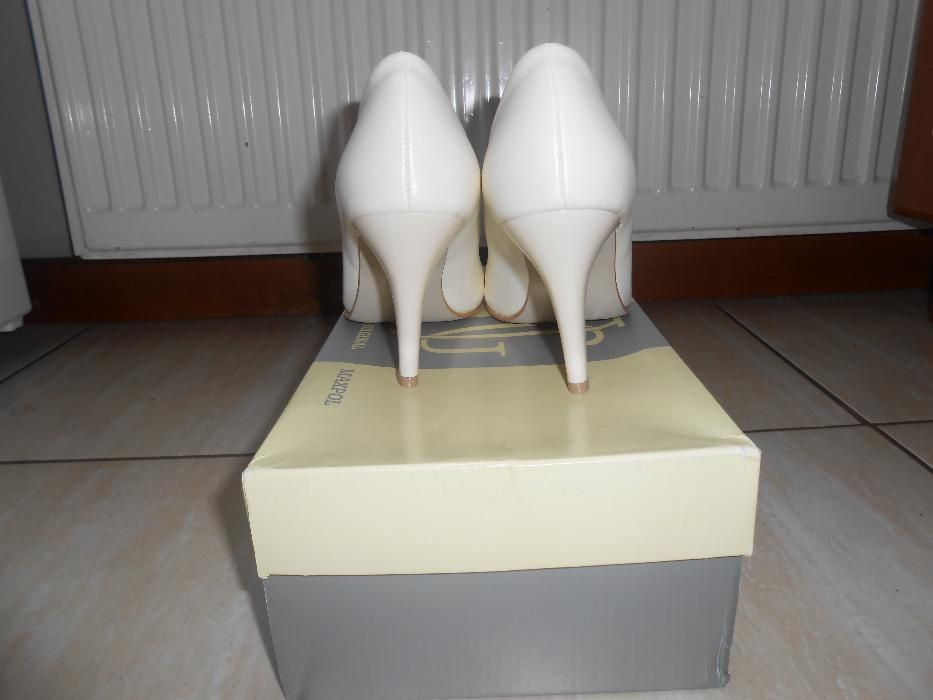 szpilki ekri rozmiar 36 NOWE