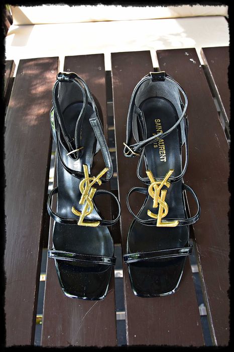 YSL, nowe, piekne, czarne, lakierowane sandały na szpilce, obcas wysokość: 10 cm, rozmiar 39