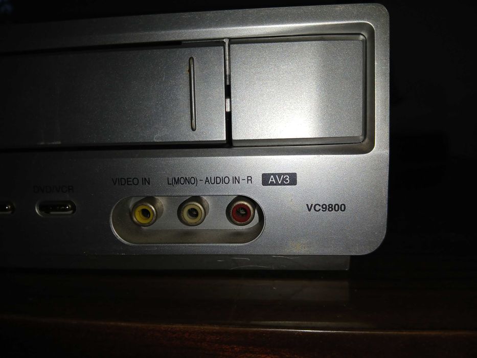 COMBO Magnetowid z DVD LG Electronics VC9800