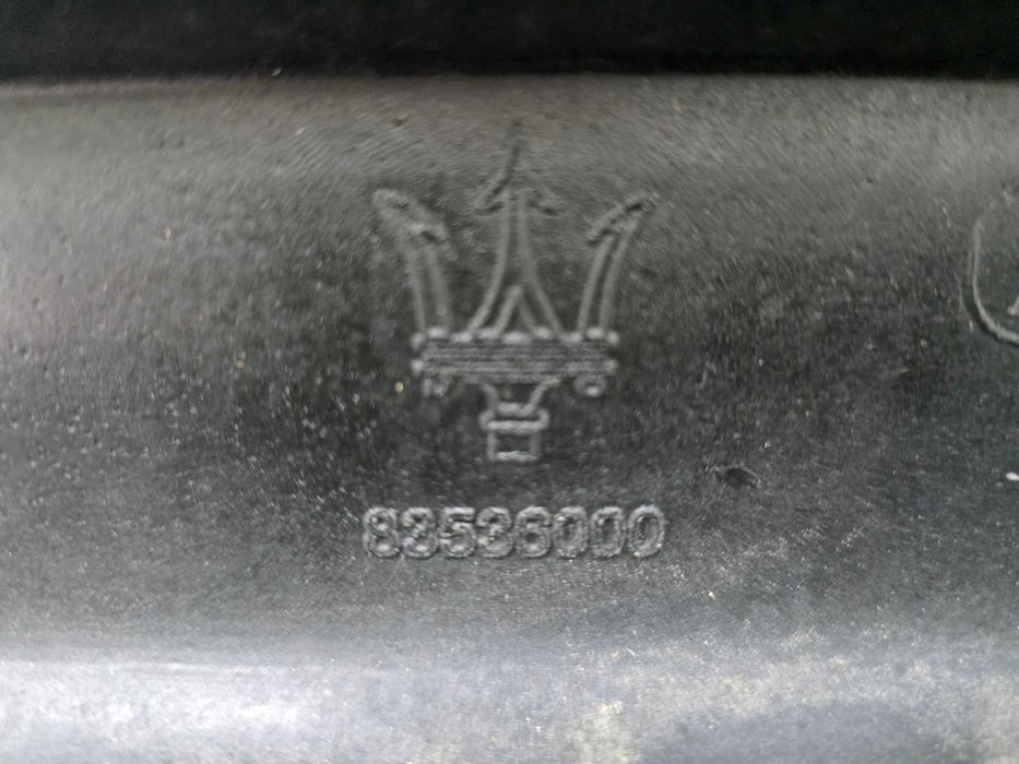 Maserati Granturismo MC nakładka listwa progowa próg progi LEWY PRAWY