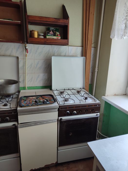 Срочно продам комнату в коммунальной квартире.