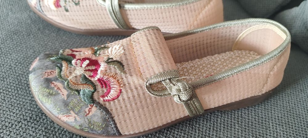 Cichobiegi Półbuty damskie baletki haft siateczka r. 38 nude beż brąz