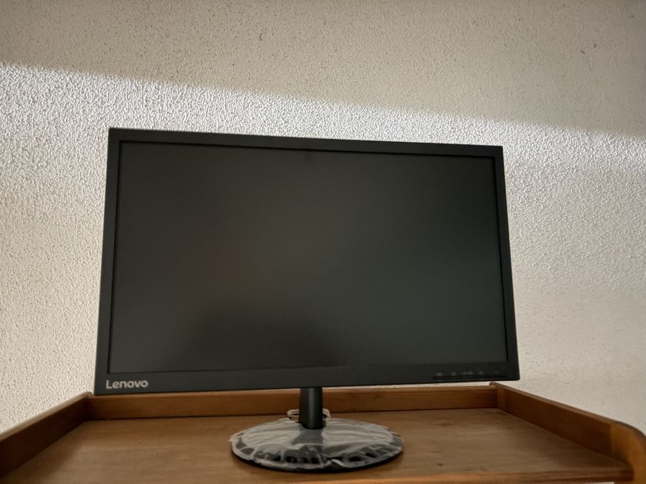 Monitor lenovo com pouco uso