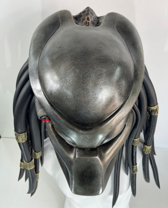 Máscara Predador Clássico Premium 1:1 com Luz