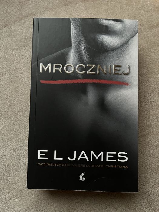 Mroczniej E. L. James