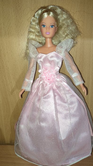 Ляльки Барбі Mattel та Simba