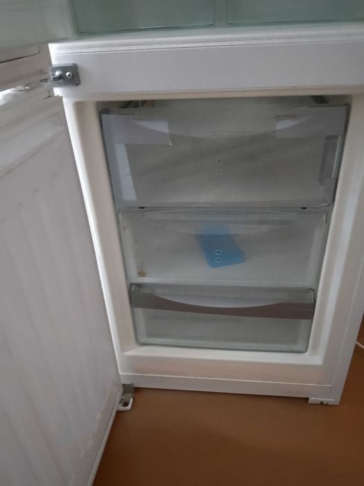 холодильник двокамерний