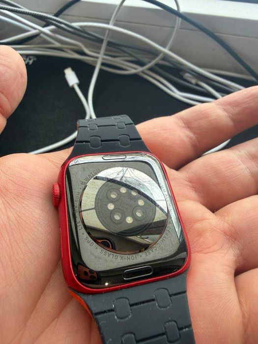 Apple Watch Series 6 44mm (GPS + Cellular) Product Red