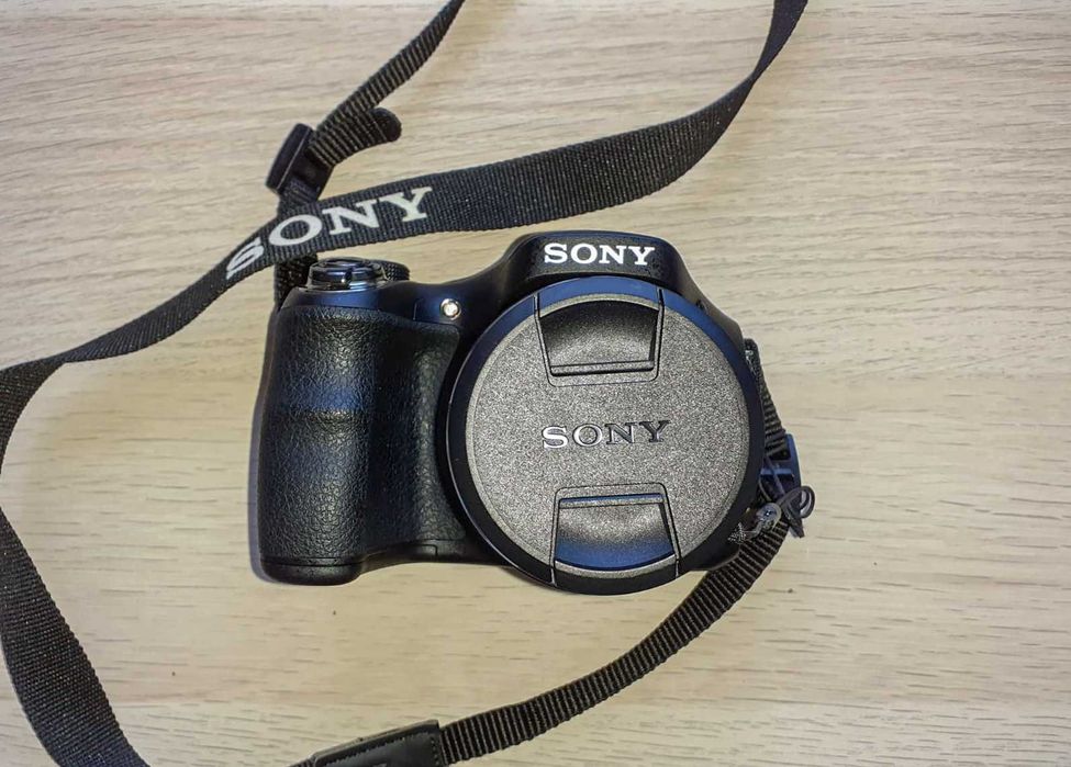 Sony DSC-H300 Digital Camera + Carrying Backpack (Semi-New)64737811958146121