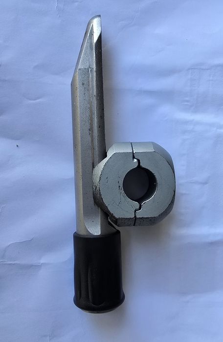 Авто безпека.  Блокиратор руля  Garant