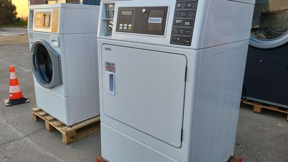 Maquina de lavar e secar self service