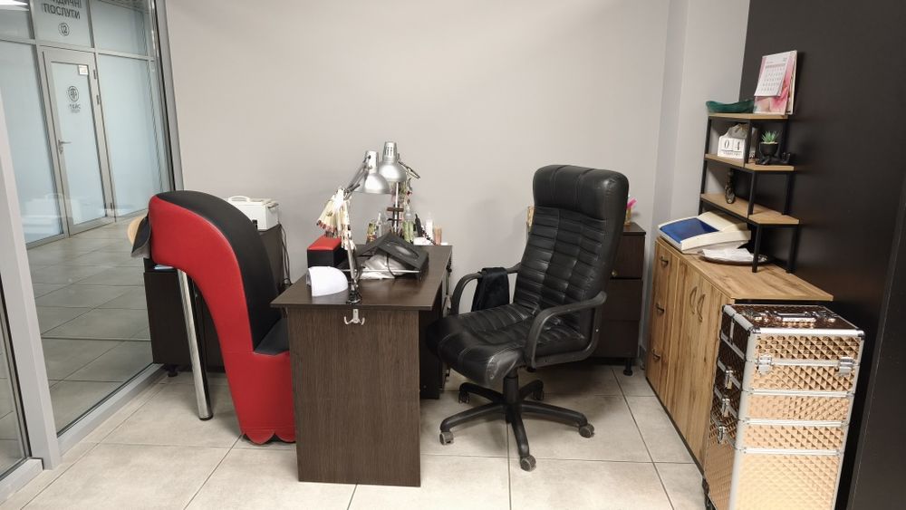 Аренда маникюрного стола в салоне крас