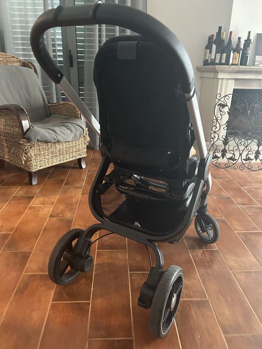 Carrinho Trio Chicco com Isofix e Alcofa