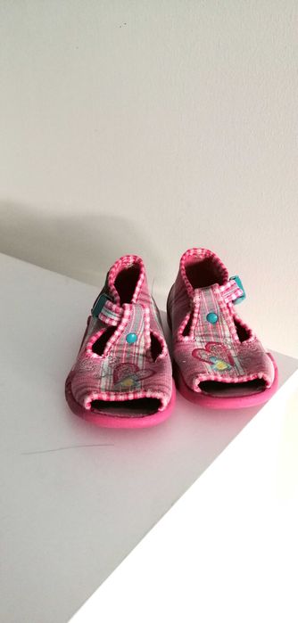 różowe buty buciki sandały sandałki dla dziewczynki 21cm kapcie