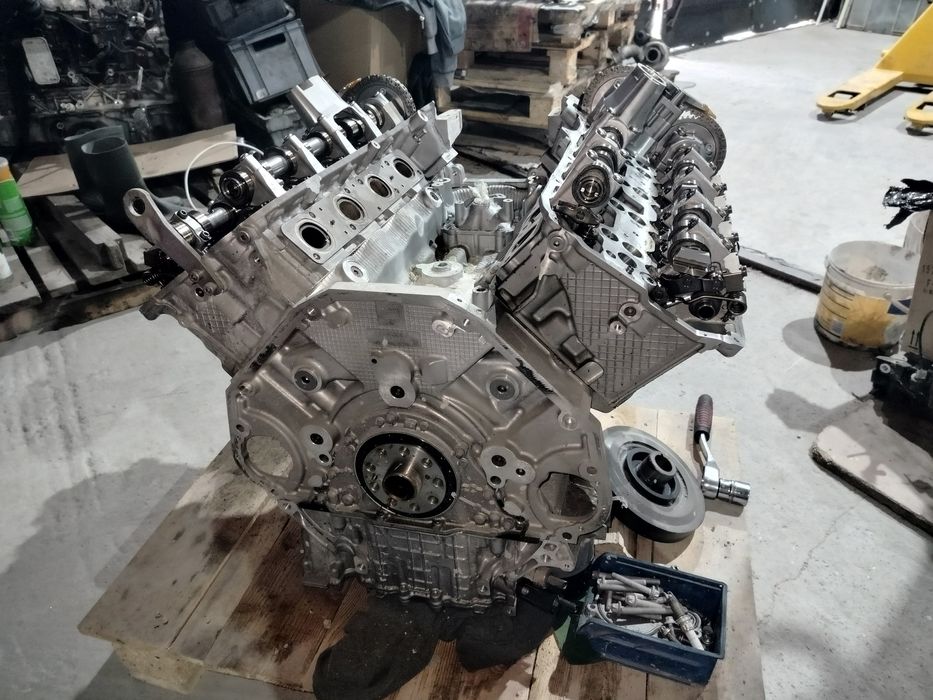 Kompletny dól silnik 4.4B. S63B44B BMW x5m x6m