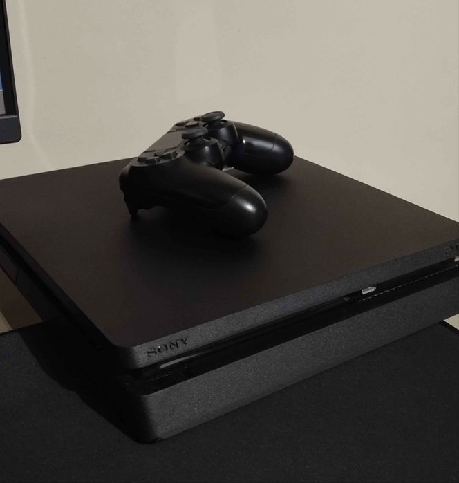 PlayStation 4 500GB + comando
